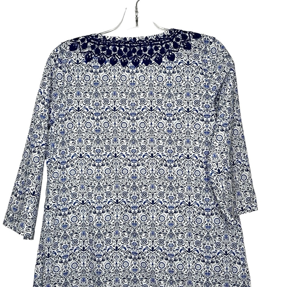 Solitaire Blue/White Leaf Patterned Embroidered &… - image 5